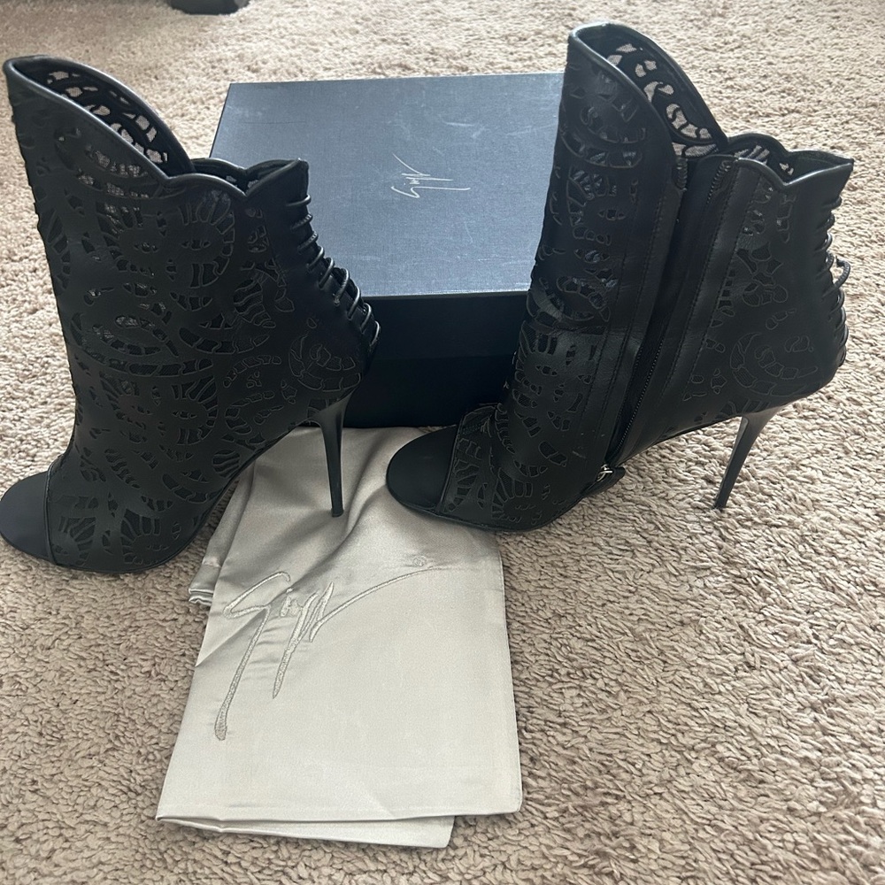 Authentic Giuseppe Zanotti Booties